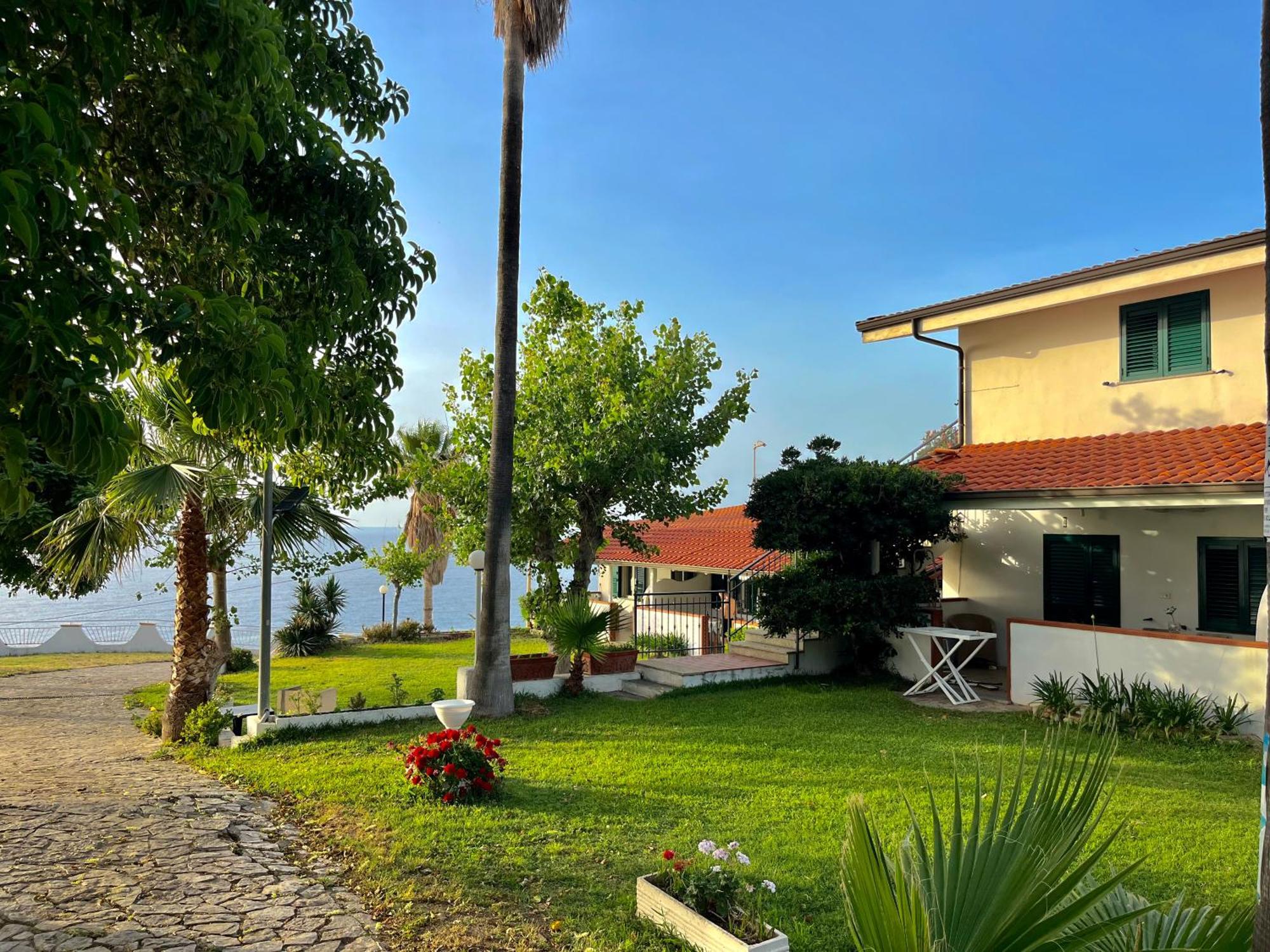 Residence Araba Fenice トロペーア エクステリア 写真